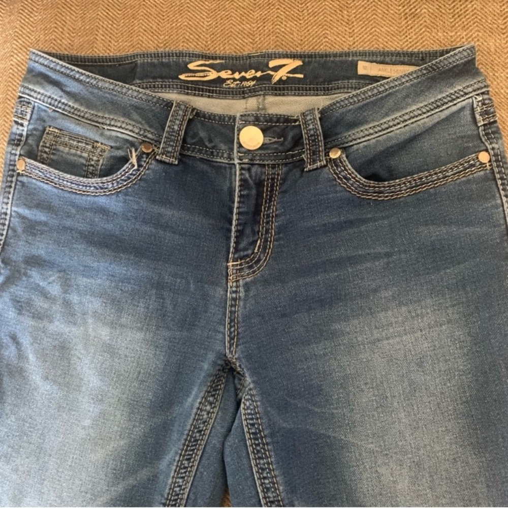 Excellent Preowned Condition Seven7 Ankle Skinny Jeans Size 12. Very Cute.